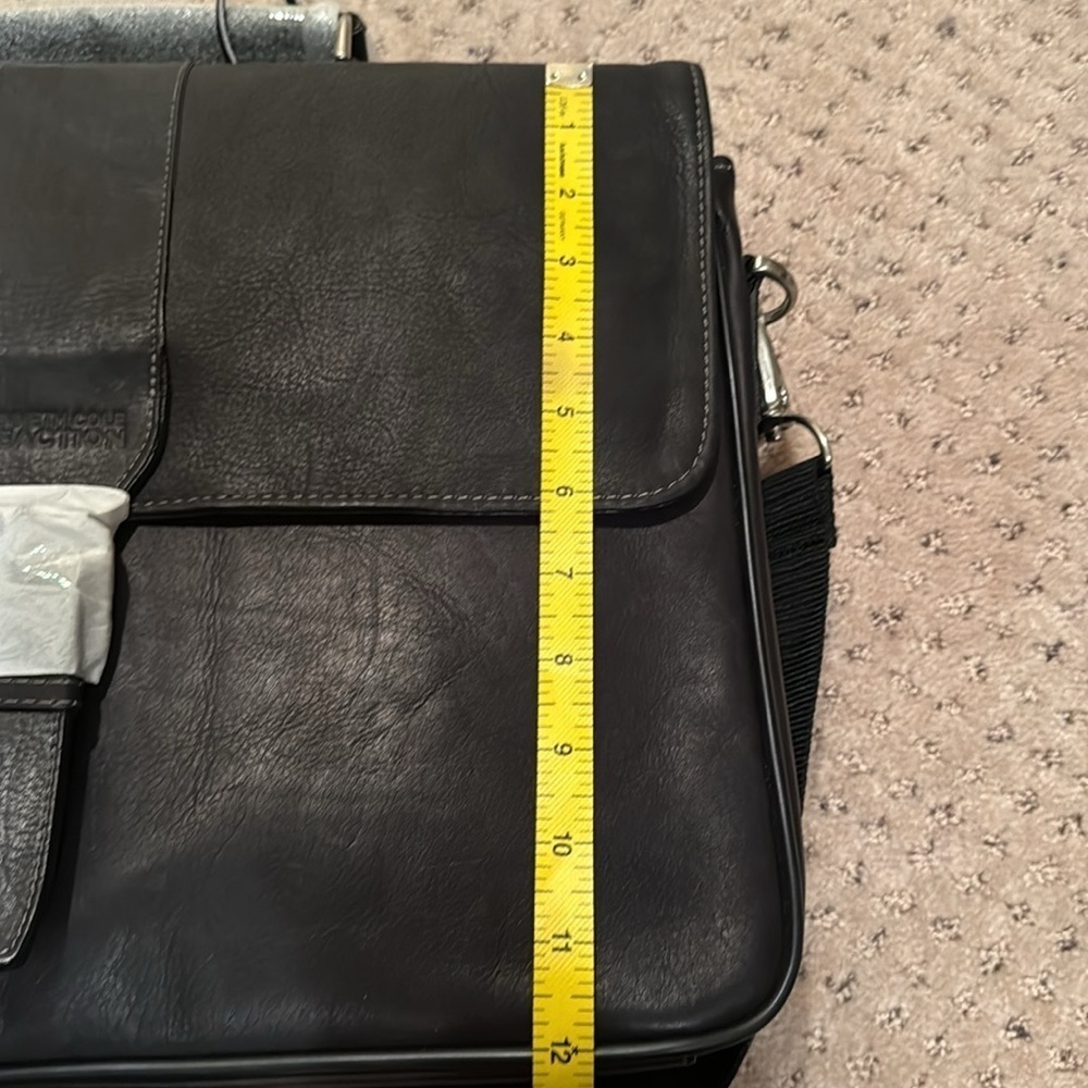 Kenneth Cole Reaction Black Leather Briefcase with Shoulder Strap - Picture 4 of 12